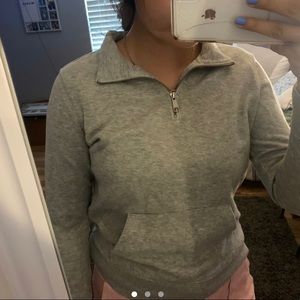 Grey Old Navy quarter zip up 🧸